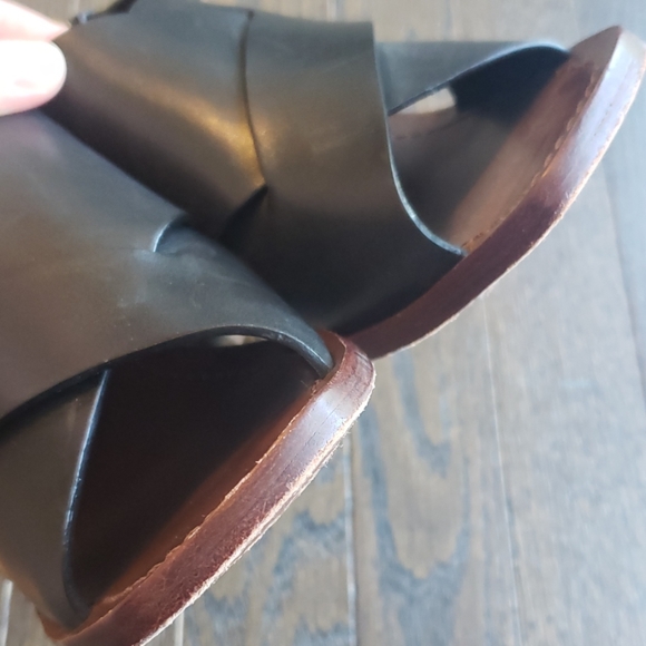 Tory Burch chunky heel Sandals - Picture 6 of 6